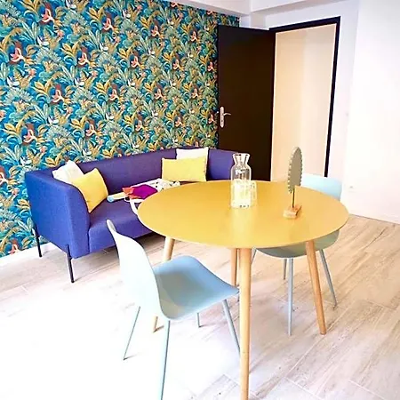 Affaire, Petit Dejeuner Offert En Hypercentre Caen