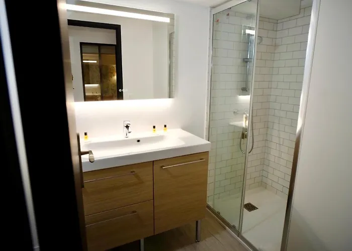 Affaire, Petit Dejeuner Offert En Hypercentre Aparthotel Caen