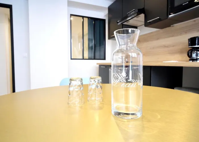 Affaire, Petit Dejeuner Offert En Hypercentre