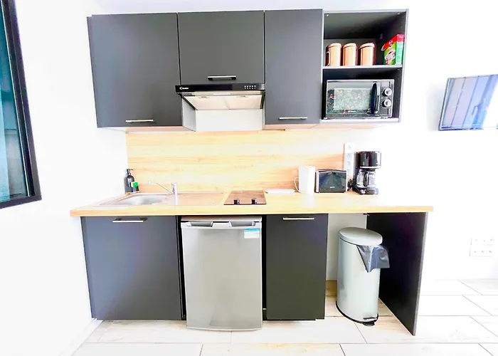 Affaire, Petit Dejeuner Offert En Hypercentre Caen