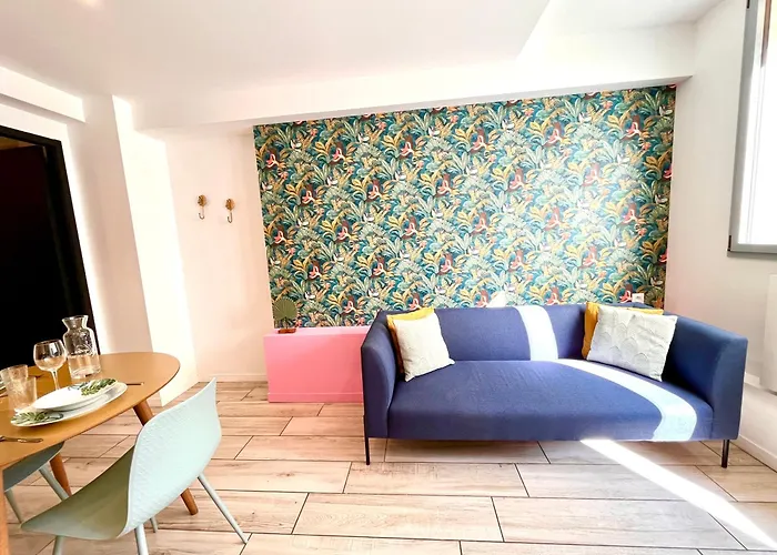 Affaire, Petit Dejeuner Offert En Hypercentre 3* Caen