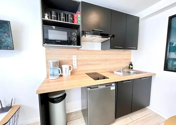 Affaire, Petit Dejeuner Offert En Hypercentre Caen