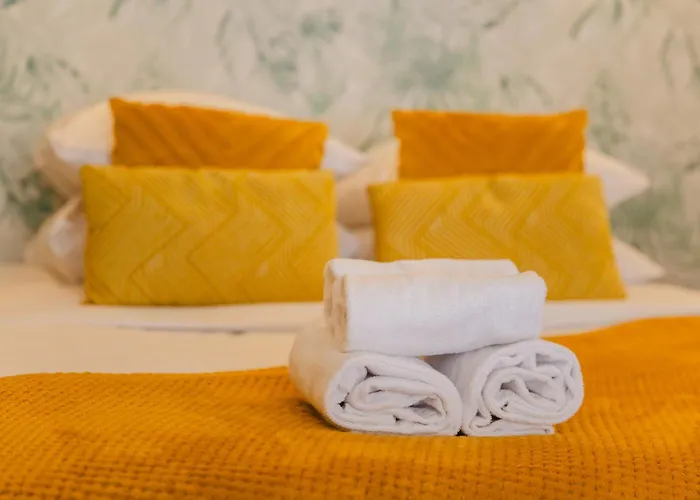 Affaire, Petit Dejeuner Offert En Hypercentre 3* Caen