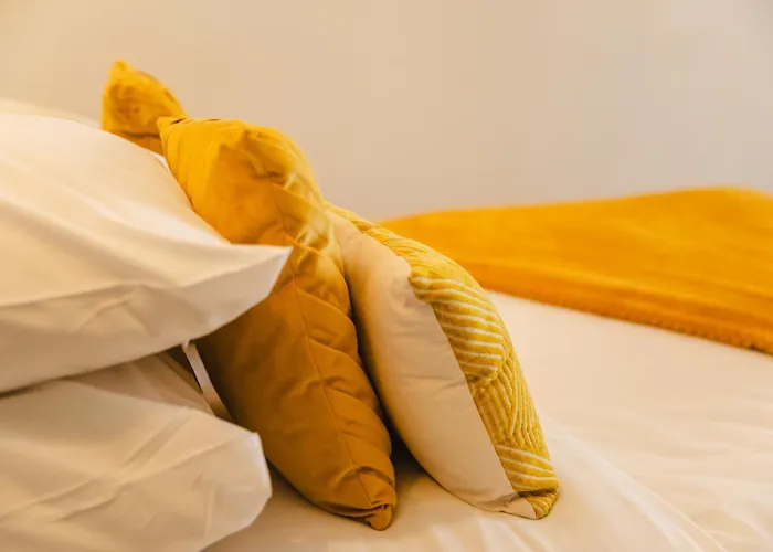 Affaire, Petit Dejeuner Offert En Hypercentre Caen